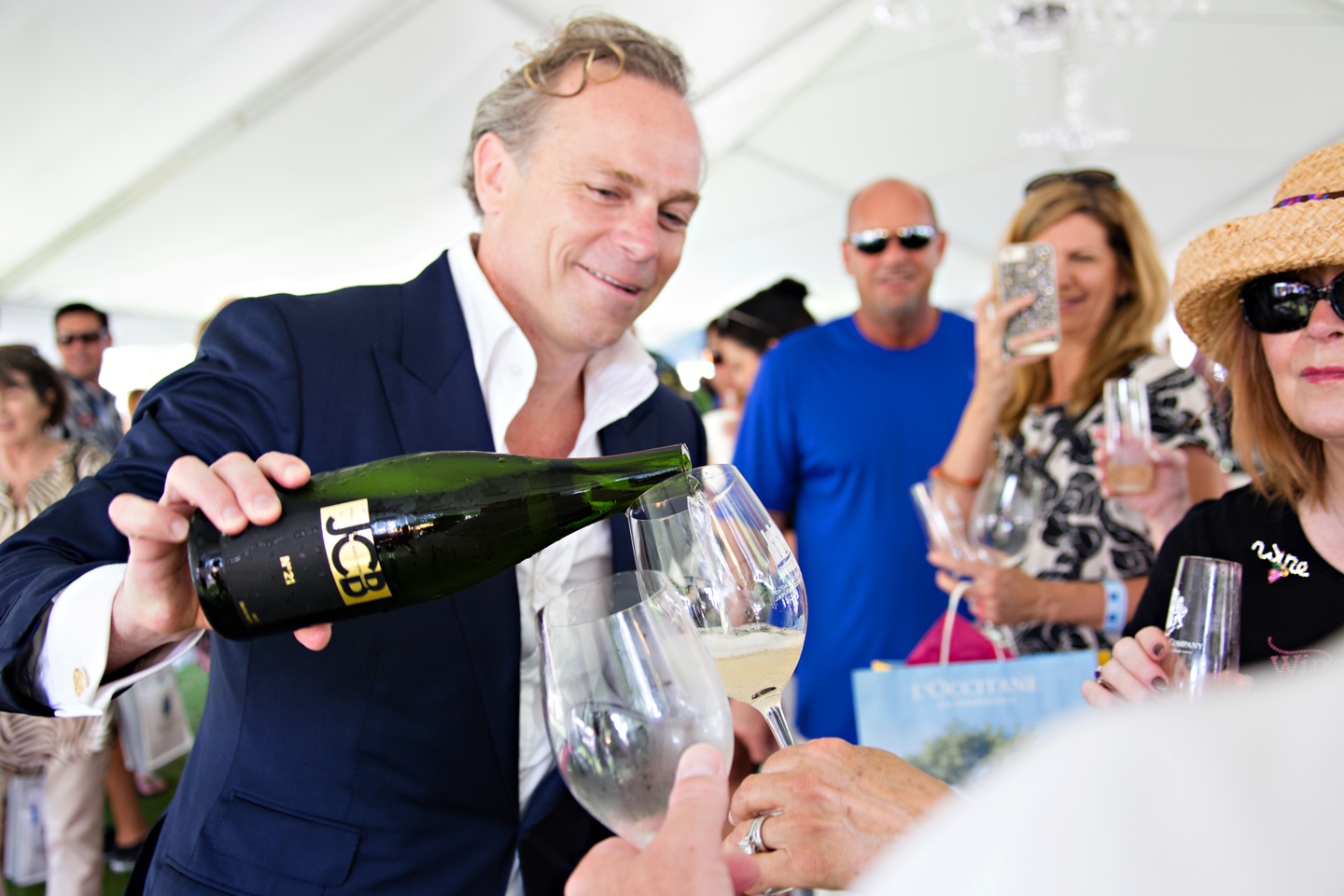 SoWalWine Pour