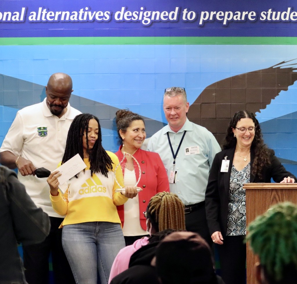 2022 Teacher Award & Presentation